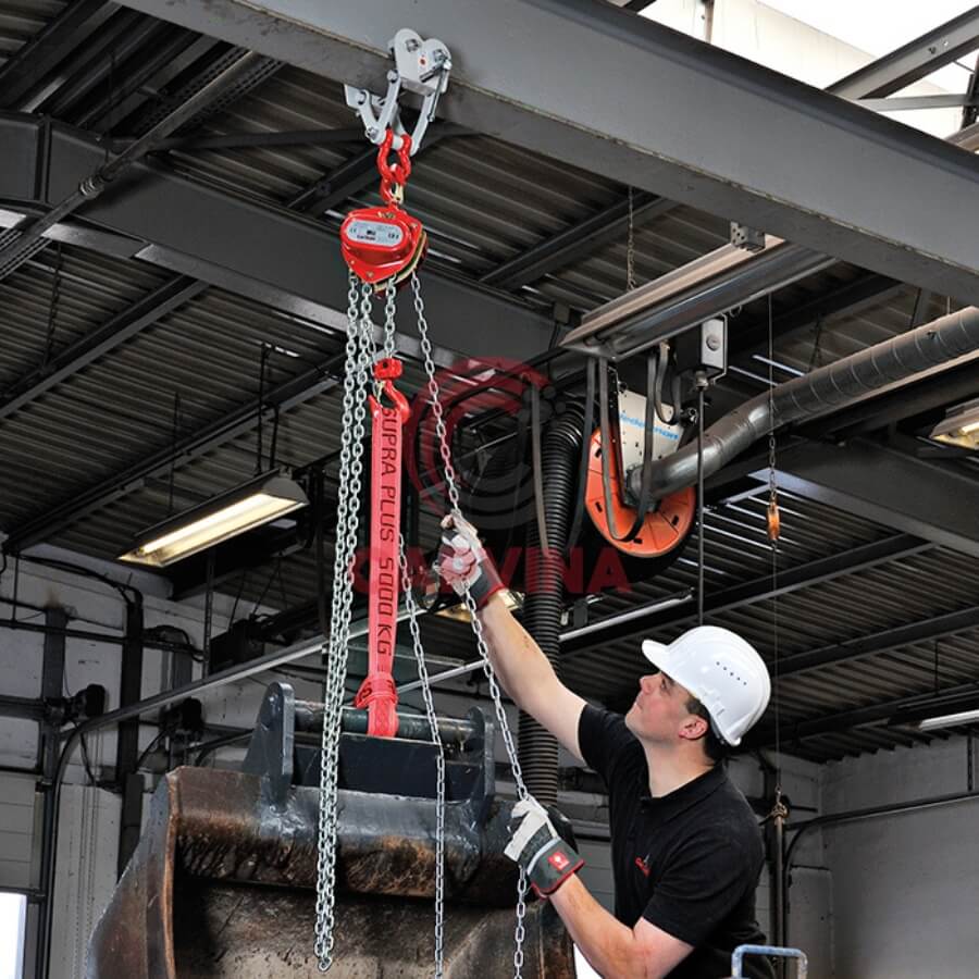 so sánh pa lăng xích kéo tay với pa lăng xích lắc tay