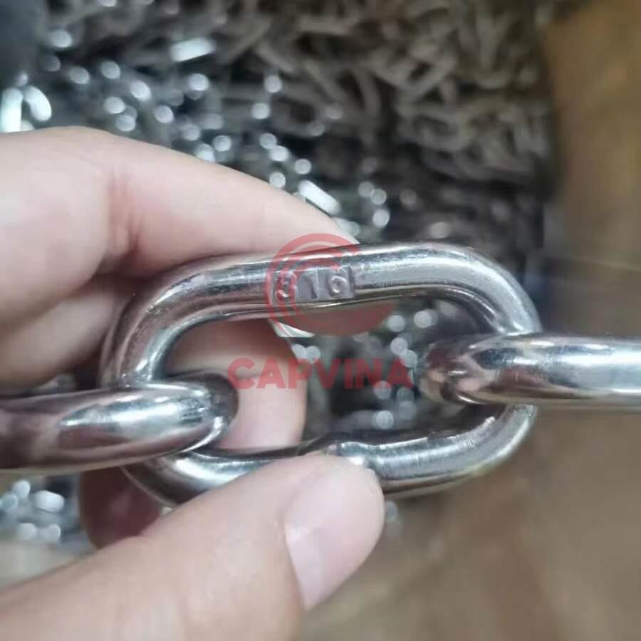 nên chọn xích inox 304, 316 hay 201