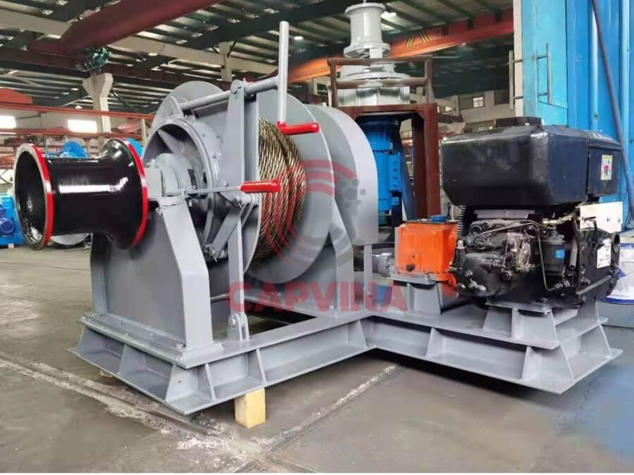 Tời neo máy nổ