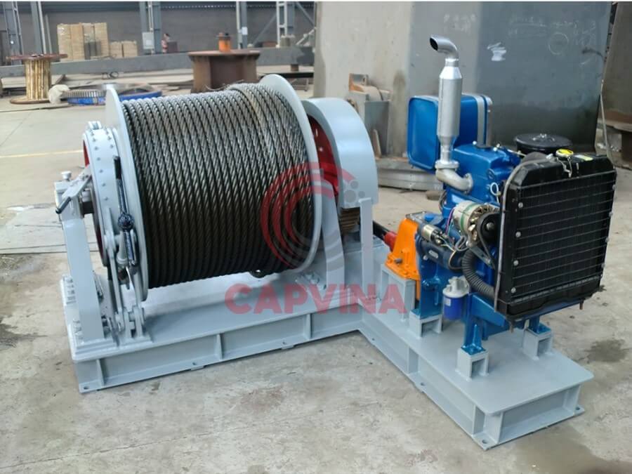 Tời neo máy nổ