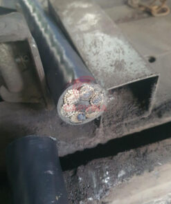 cáp bọc nhựa màu đen