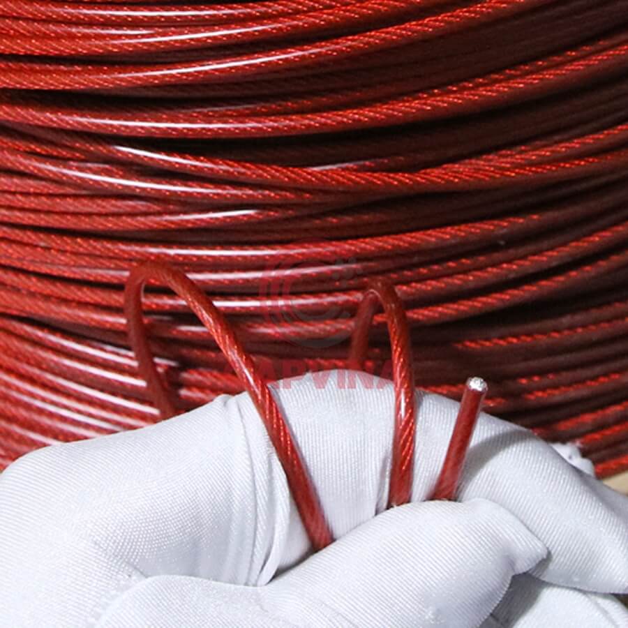 cáp bọc nhựa màu đỏ