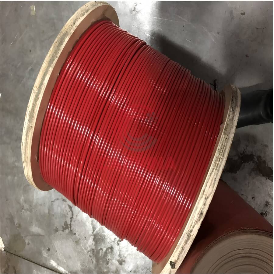 cáp bọc nhựa màu đỏ