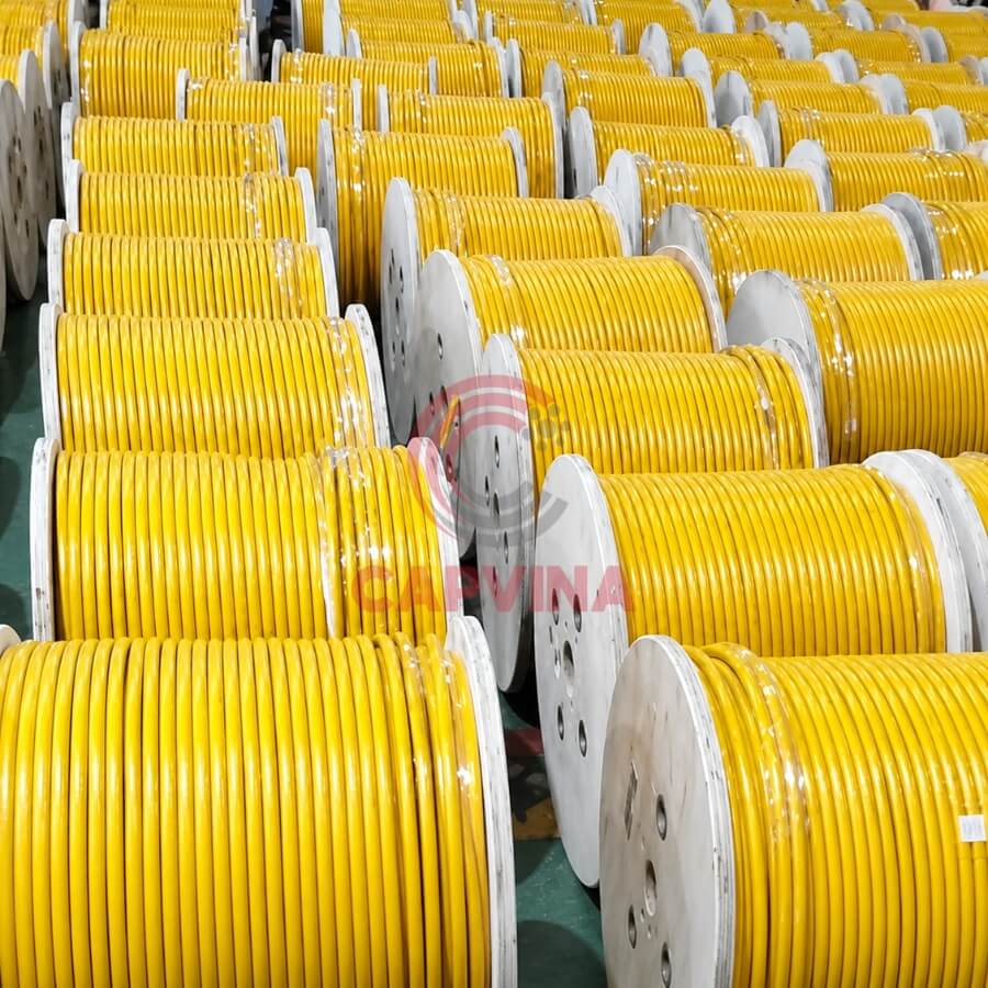 cáp bọc nhựa màu vàng